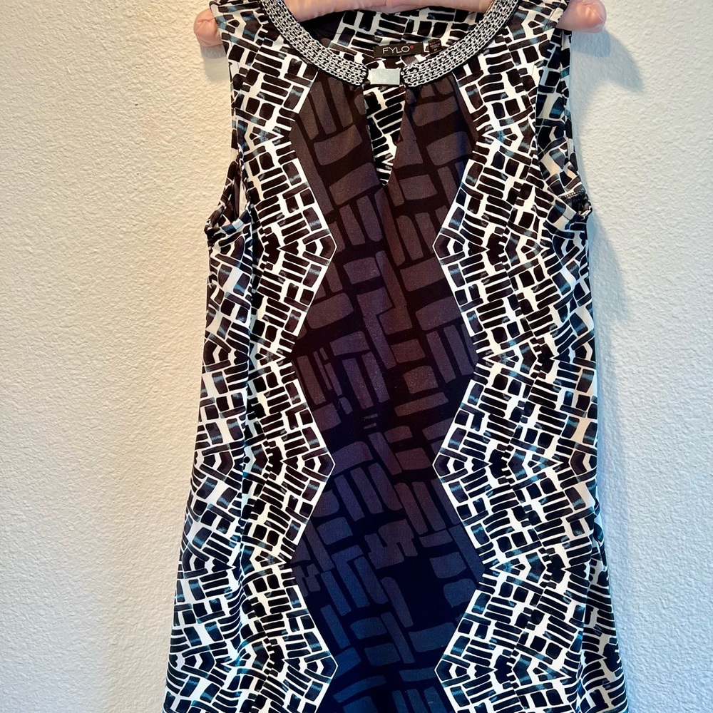 Sleeveless Poly Dress graphic black /white silver graphic boho tunic size M